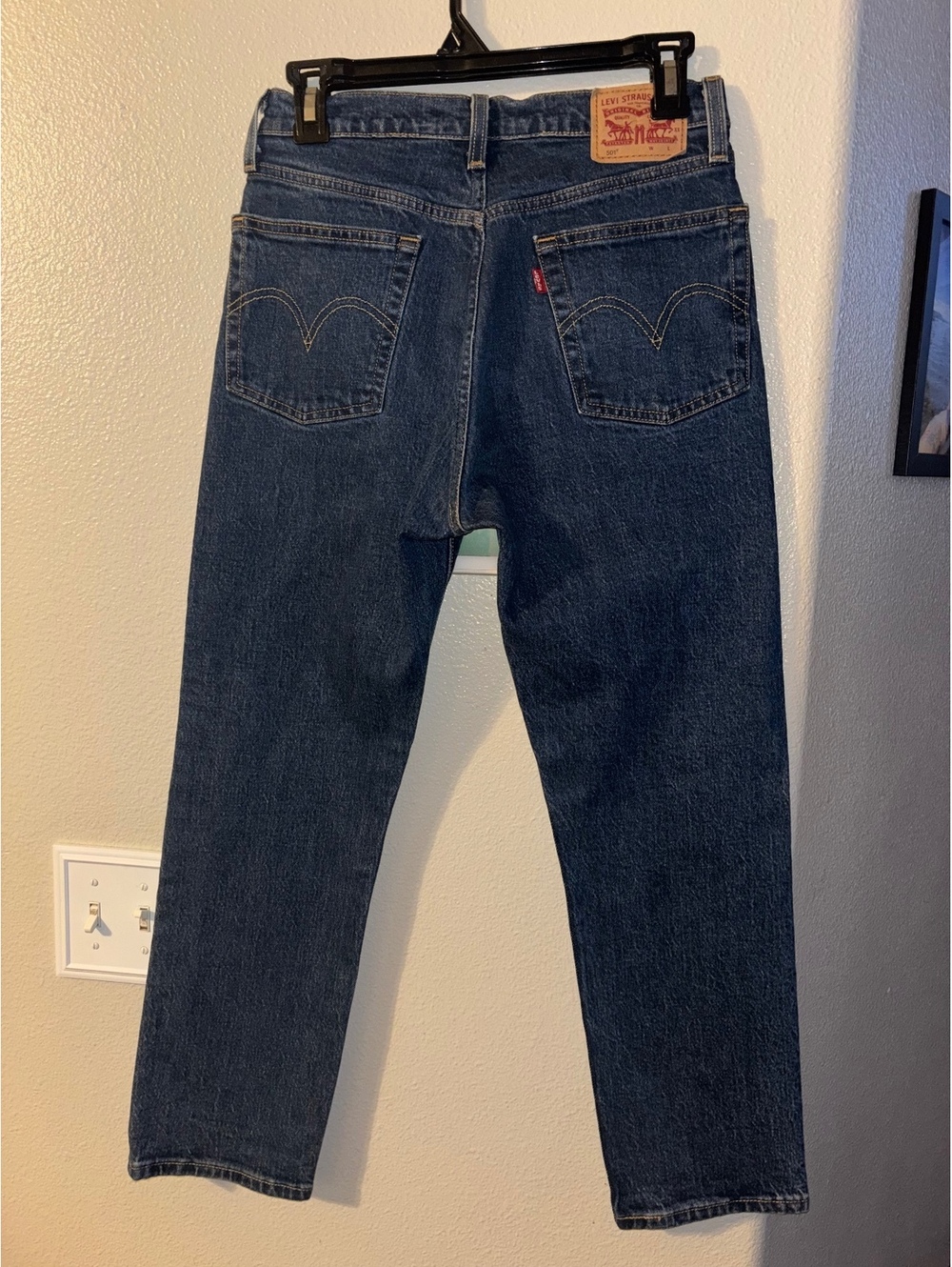 Levis 501 Original Crop Jeans High Rise Medium Wash Button Fly Denim W26 L26 - Picture 2 of 8